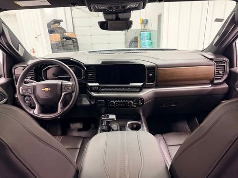 Certified 2025 Chevrolet Silverado 1500 High Country w/ High Country Premium Package image 21