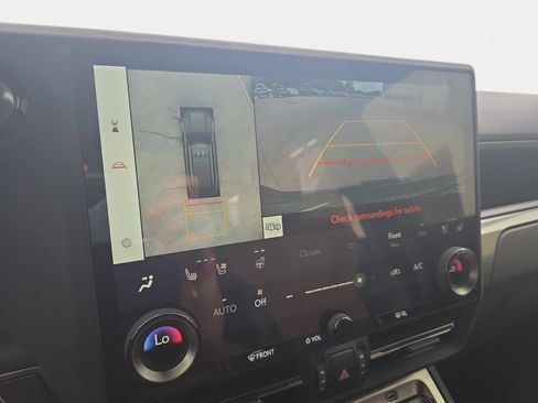 Used 2024 Lexus GX 550 w/ Accessory Package (Z1) AWD/4WD image 23