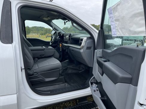 Used 2024 Ford F250 XL w/ Snow Plow Prep Package image 13