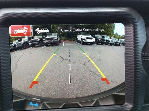 Used 2023 Jeep Wrangler Unlimited Sahara w/ Cold Weather Group image 16