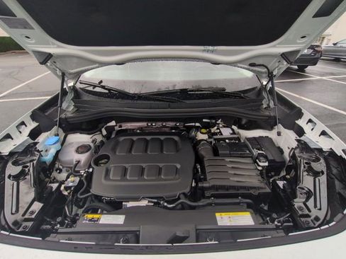 Certified 2025 Volkswagen Tiguan SE w/ Panoramic Sunroof Package image 26