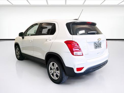 Used 2018 Chevrolet Trax LS FWD image 6