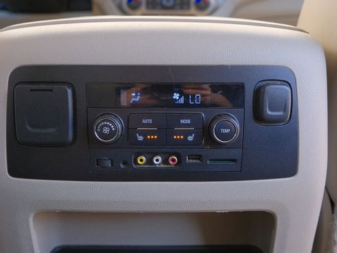 Used 2015 GMC Yukon XL Denali w/ Premium Package image 33