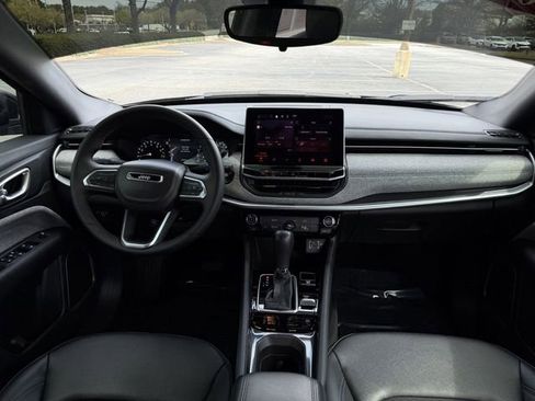 Used 2024 Jeep Compass Latitude AWD/4WD image 23