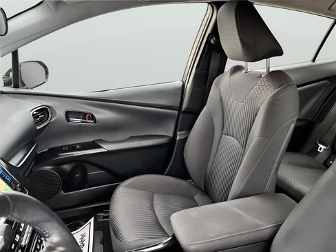 Used 2018 Toyota Prius Prime Plus image 14