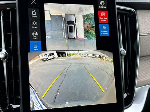New 2026 Volvo XC90 T8 Plus AWD/4WD image 16