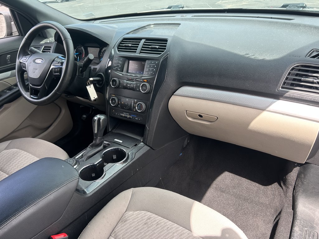 Used 2018 Ford Explorer 4WD w/ Class II Trailer Tow Package image 30