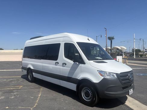 Used 2025 Mercedes-Benz Sprinter 2500 image 23