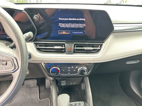 Used 2024 Chevrolet TrailBlazer LT w/ Driver Confidence Package FWD image 27