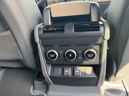 Used 2023 Land Rover Defender 110 X-Dynamic SE image 18