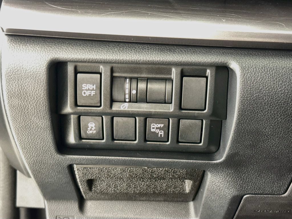 Used 2018 Subaru Crosstrek 2.0i Limited AWD/4WD image 11