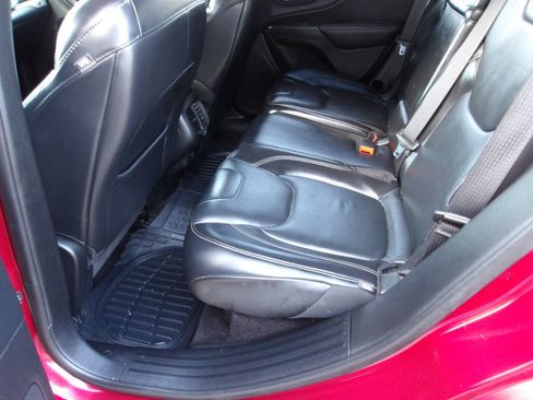 Used 2016 Jeep Cherokee Limited image 25