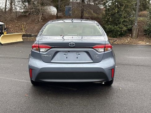 Used 2025 Toyota Corolla LE image 3