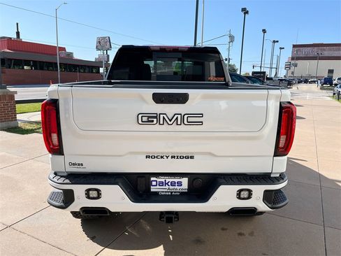 New 2025 GMC Sierra 1500 AT4 w/ AT4 Premium Package image 7