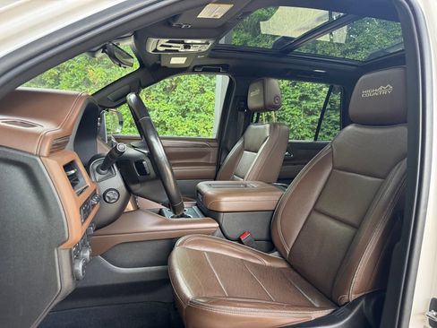 Used 2021 Chevrolet Tahoe High Country AWD/4WD image 11