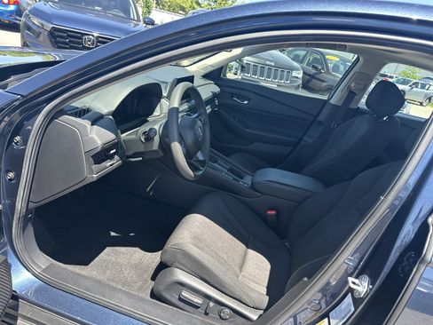 Certified 2025 Honda Accord SE image 12