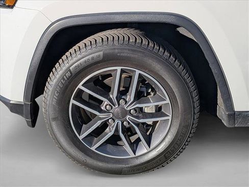 Used 2020 Jeep Grand Cherokee Limited image 9