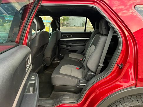 Used 2016 Ford Explorer XLT AWD/4WD image 12