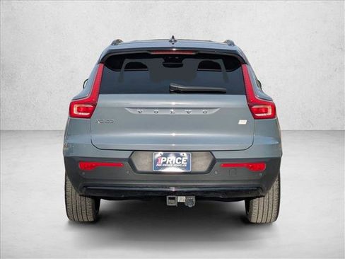 Used 2023 Volvo XC40 Recharge Ultimate image 7