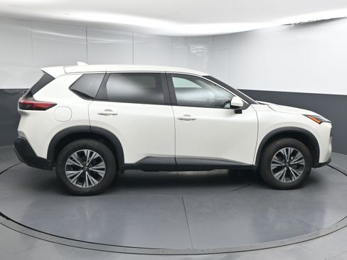 Certified 2023 Nissan Rogue SV image 9