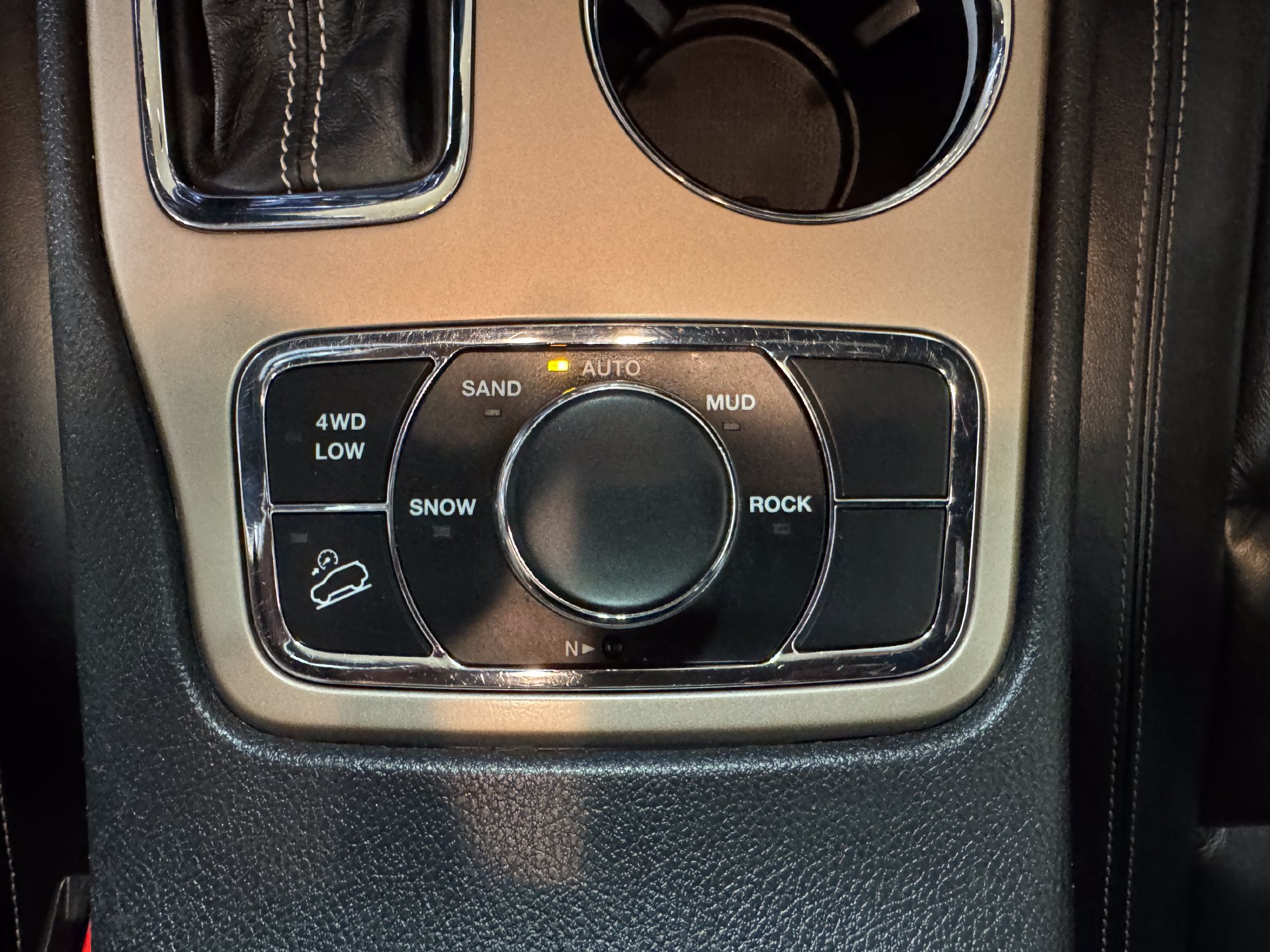 Used 2017 Jeep Grand Cherokee Limited AWD/4WD image 28