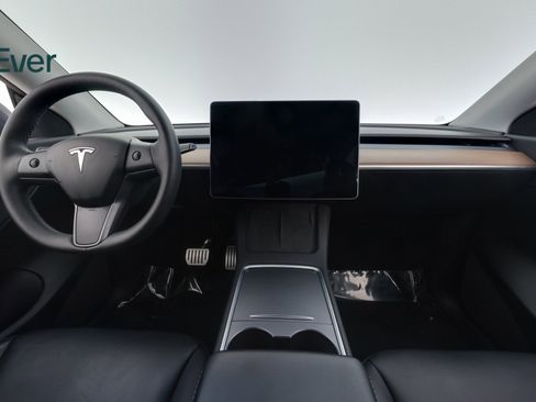 Used 2021 Tesla Model Y Performance image 23