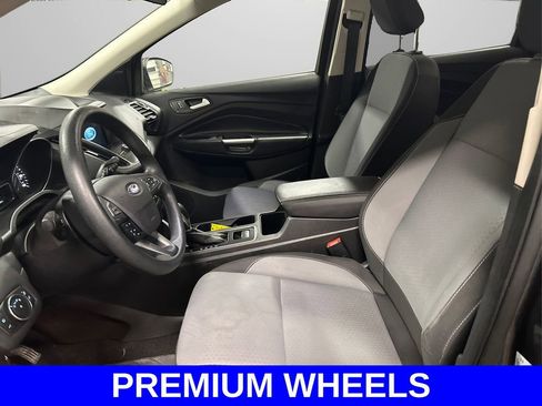 Used 2019 Ford Escape SE image 9