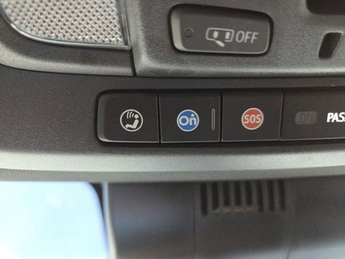 Used 2024 GMC Sierra 3500 AT4 w/ AT4 Premium Plus Package image 17