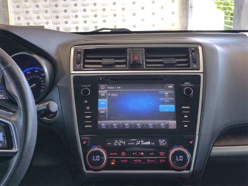 Used 2018 Subaru Outback 2.5i Limited image 19