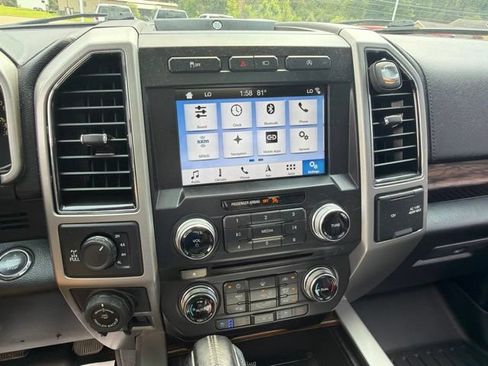 Used 2018 Ford F150 Lariat w/ Equipment Group 502A Luxury AWD/4WD image 13