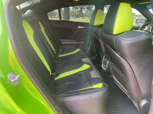 Used 2017 Dodge Charger R/T Scat Pack w/ Beats Audio Group RWD image 14