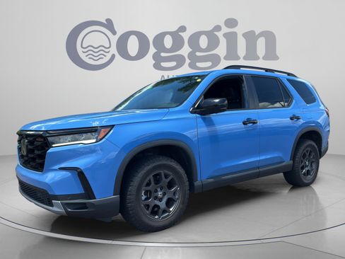 Certified 2024 Honda Pilot TrailSport image 1