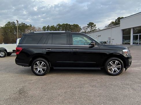 Used 2024 Ford Expedition Limited image 3