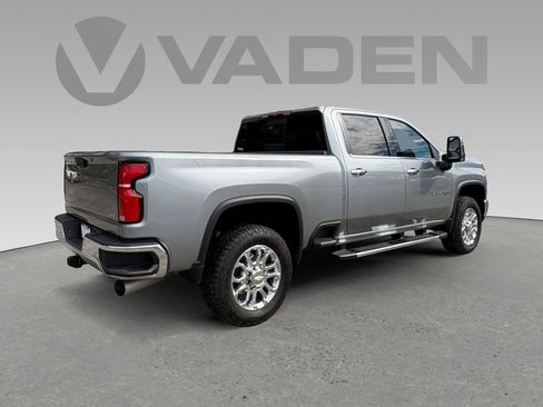 Used 2025 Chevrolet Silverado 2500 LTZ w/ LTZ Convenience Package image 19