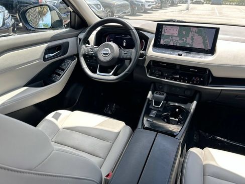 Certified 2024 Nissan Rogue SL FWD image 11