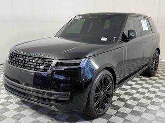 Used 2025 Land Rover Range Rover SE video 2