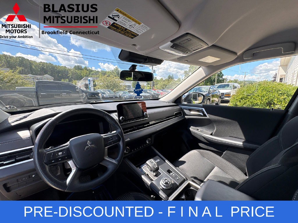 Used 2025 Mitsubishi Outlander ES AWD/4WD image 18