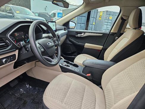 Certified 2020 Ford Escape SE image 14