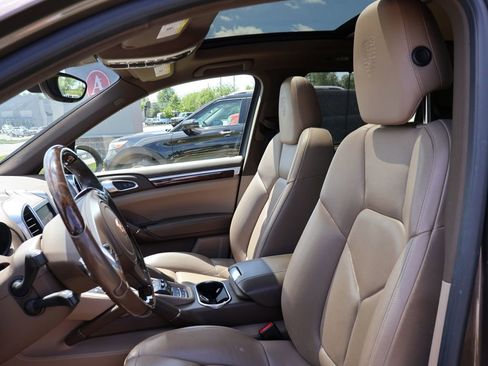 Used 2013 Porsche Cayenne S AWD/4WD image 20