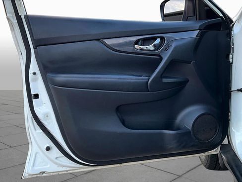 Used 2017 Nissan Rogue S w/ Appearance Package FWD image 24