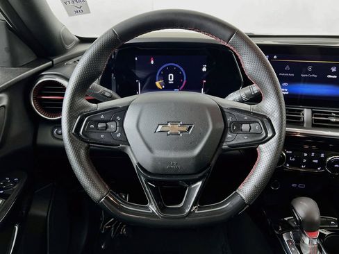 Used 2024 Chevrolet Trax RS w/ Driver Confidence Package FWD image 11