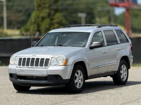 Used 2010 Jeep Grand Cherokee Laredo AWD/4WD image 6