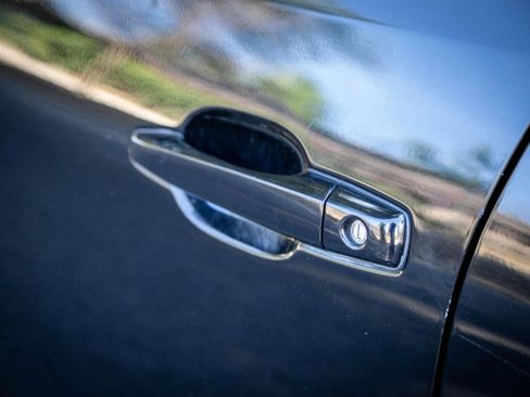 Used 2010 Cadillac CTS Premium image 21