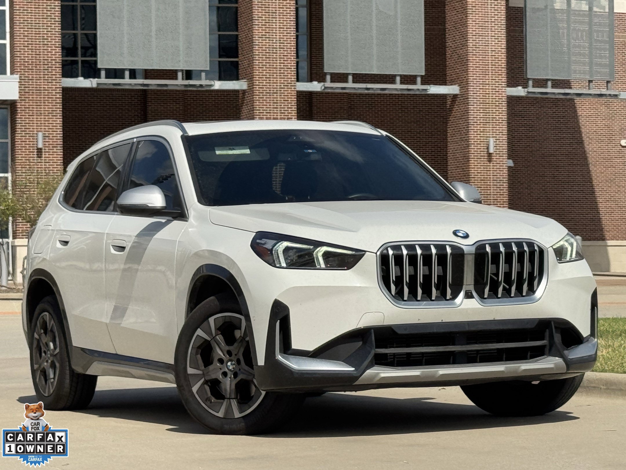 Used 2024 BMW X1 xDrive28i w/ Premium Package AWD/4WD image 2