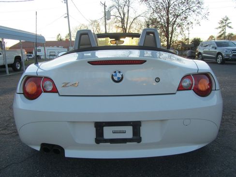Used 2004 BMW Z4 2.5i image 8