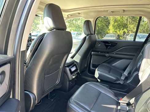 Used 2024 Lincoln Aviator Reserve AWD/4WD image 12