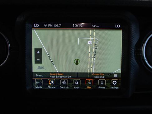 Used 2022 Jeep Wrangler Unlimited Sahara w/ Cold Weather Group AWD/4WD image 5