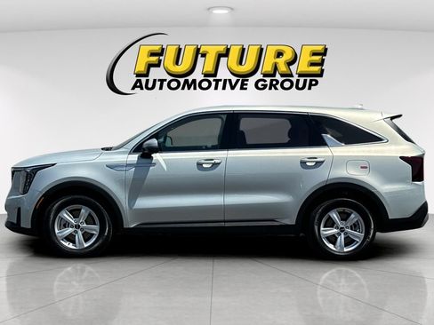Certified 2026 Kia Sorento LX FWD image 7