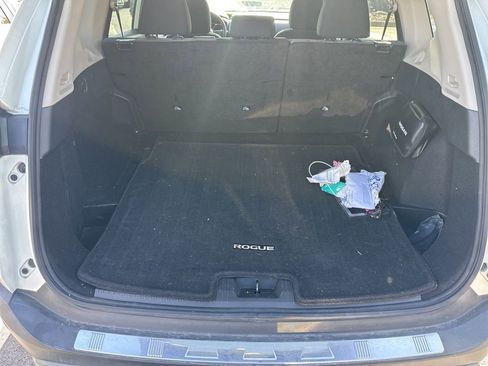 Used 2021 Nissan Rogue SV FWD image 9