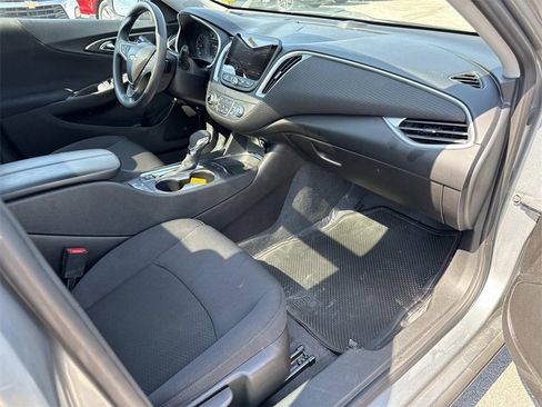 Used 2024 Chevrolet Malibu LT image 28
